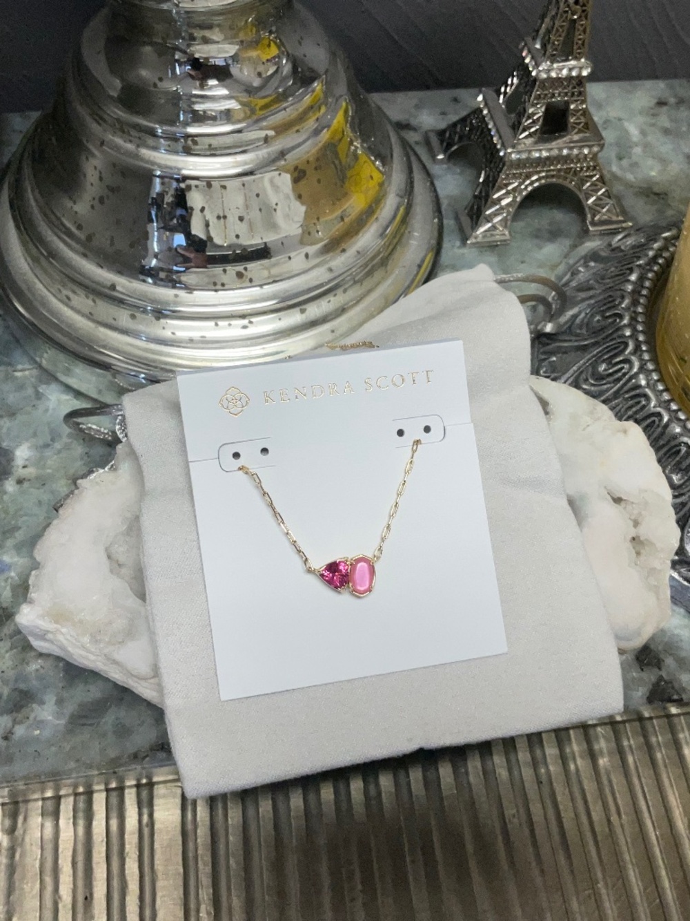 Kendra Scott Tatum Gold Short Pendant Necklace in Pink Mix - Picture 4 of 4